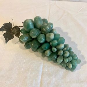 VINTAGE NATURAL STONE GREEN  GRAPE CLUSTER